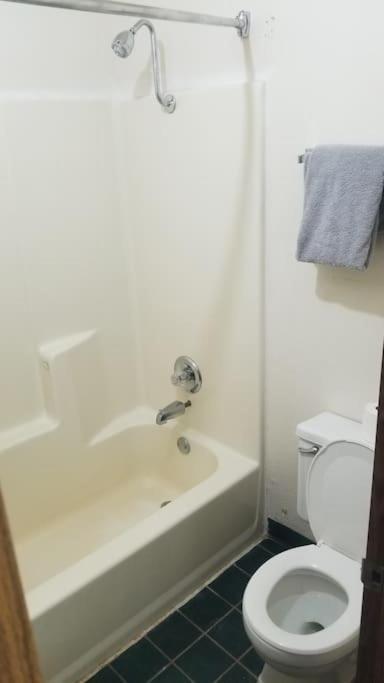 Osu King Bed Hotel Room 109 Wi-Fi Booking Stillwater Zewnętrze zdjęcie